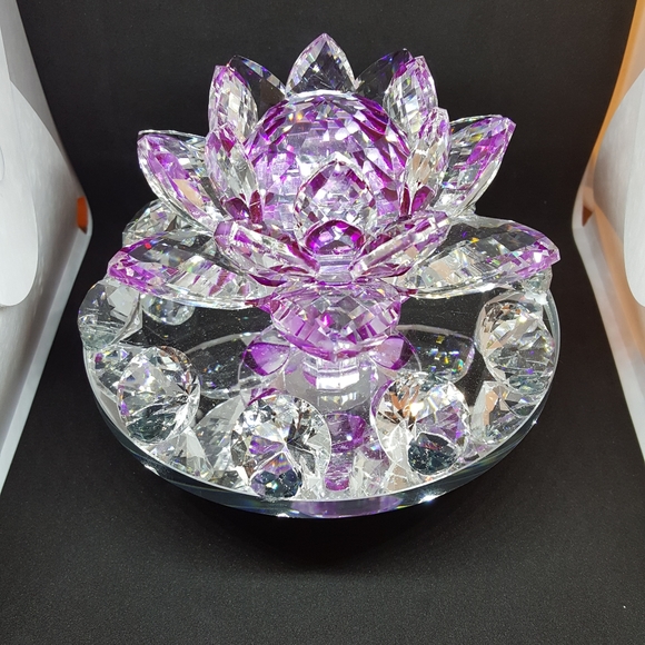 🆕️Spinning Lead Crystal Mirrored Water Lily - Picture 3 of 4